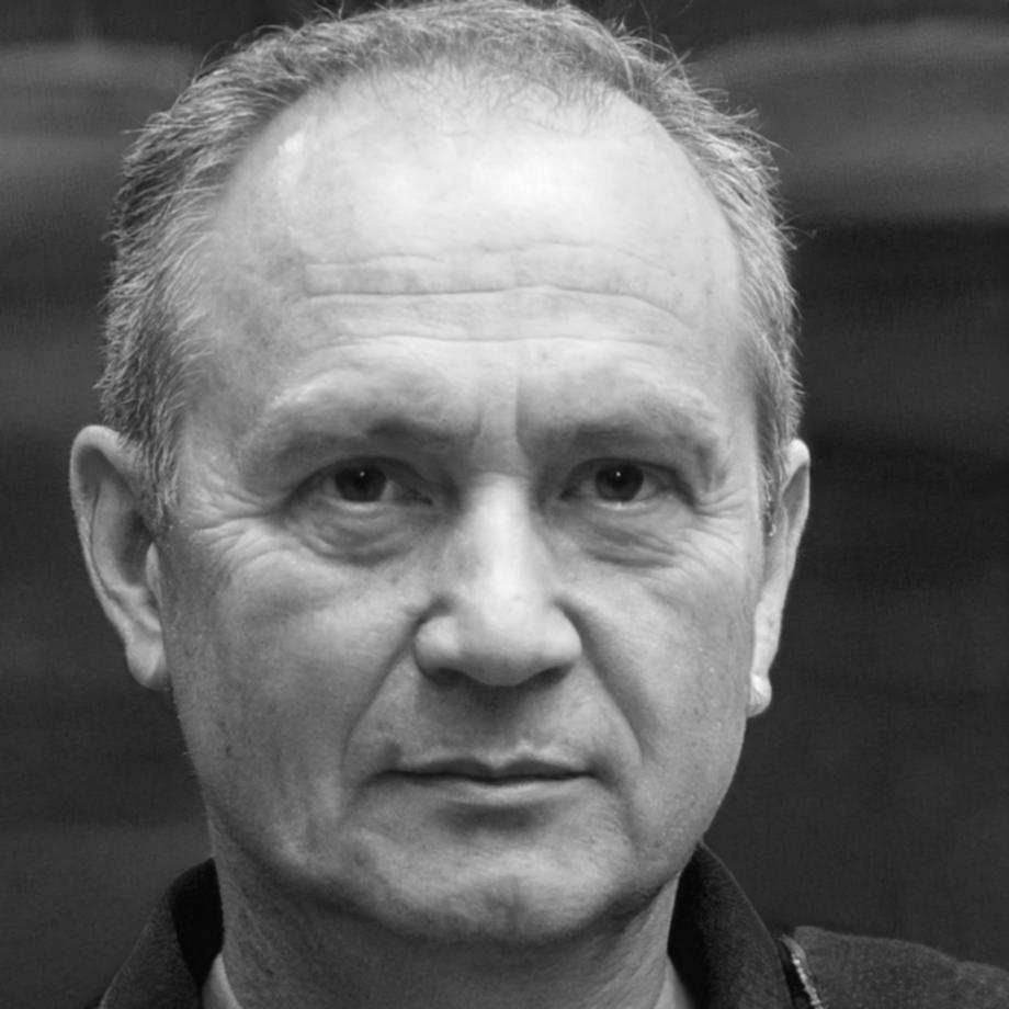 Portrait de Léonard Rousseau, formateur expert en économie